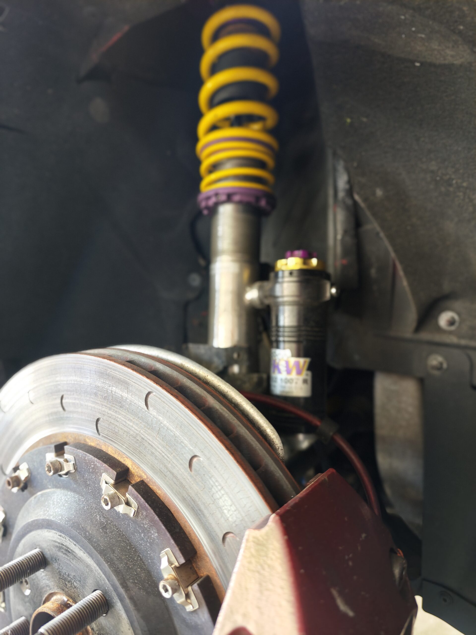 KW Gewindefahrwerk an der Achse des Audi TT RS